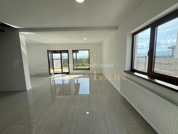 Chirie Casă tip duplex  4 camere - 4