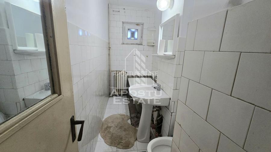 Apartament cu 4 camere, etaj intermediar, zona Dacia - 7