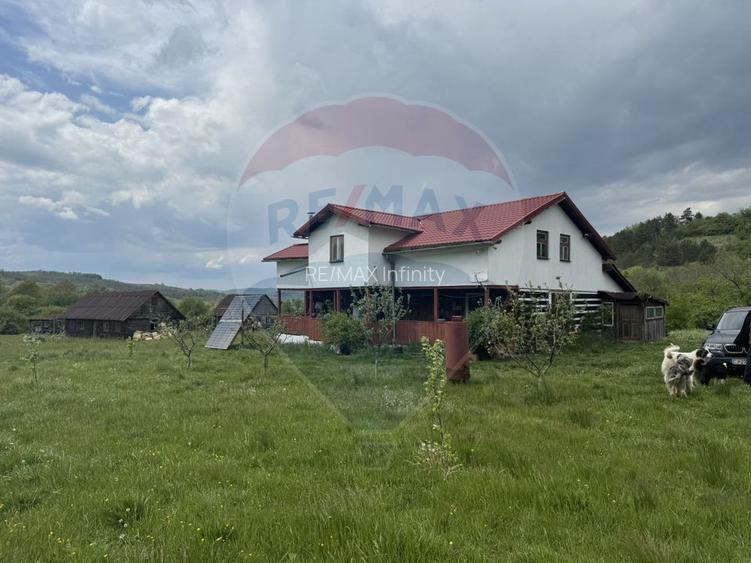 Proprietate OFF-GRID 5,76 Ha. Casa tradiționala lemn. Limită Cluj - 2