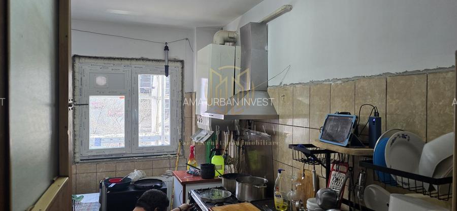 2 camere zona Titan circa 13 de politie - 5