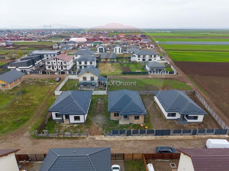 Casă spațioasă de vânzare | 4 camere | 120 mp util - 500 mp teren - 2