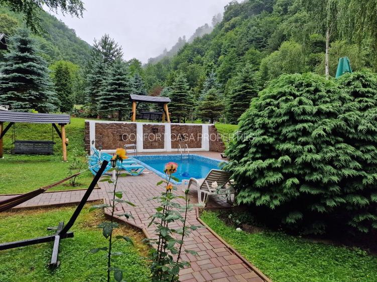 Complex Turistic - 900 mp utili -  teren 3000 mp - Piscina - zona turistica - 41