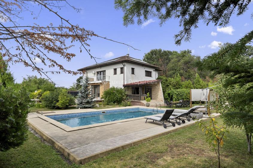 Vila clasică cu piscină și teren generos, într-un cadru verde, zona Băneasa - 2