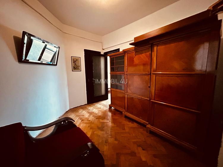 Universitate - Unirii, in aproprierea  Bisericii  Negustori - 5
