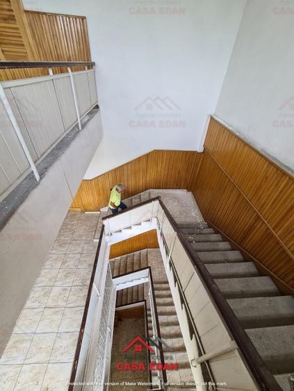 Cladire in Campina 4471 mp, teren 2405 mp--400.000e