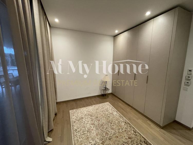 Apartament MODERN cu 3 camere, nemobilat, finisaje lux, parcare, 90mp terasa