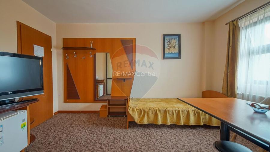 Comision 0 %! Pensiune cu 12 camere de vânzare, str. De Mijloc! - 28