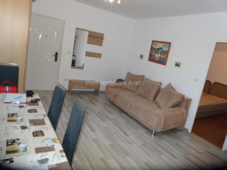 Inchiriez apartament 2 camere cu centrala gaz, zona Intim - 2