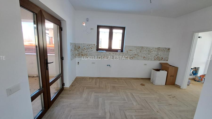 CASA 4 CAMERE CU SUPRAFATA GENEROASA IN  STIL NEOROMANESC - 36