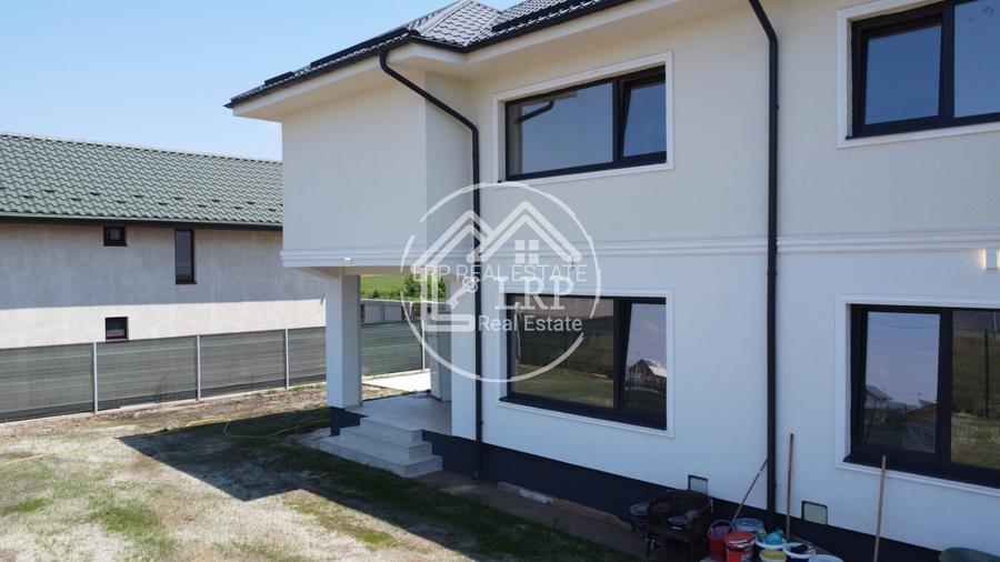 Dascalu-Vila 5 camere, 3 bai, 2 terase, 400mp teren - 22