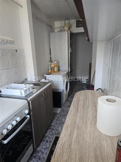 2 camere, etaj superior in bloc cu lift, Mobilat si Utilat - Viziru 3 - 6