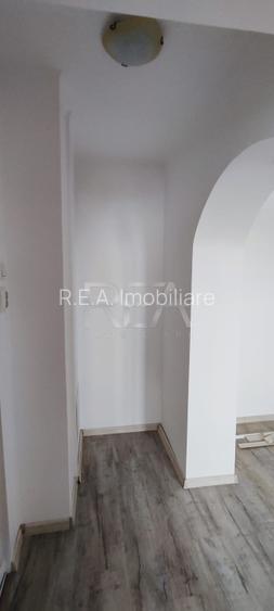 2 camere Vitan decomandat, inst. schimb., an 1983 - 6