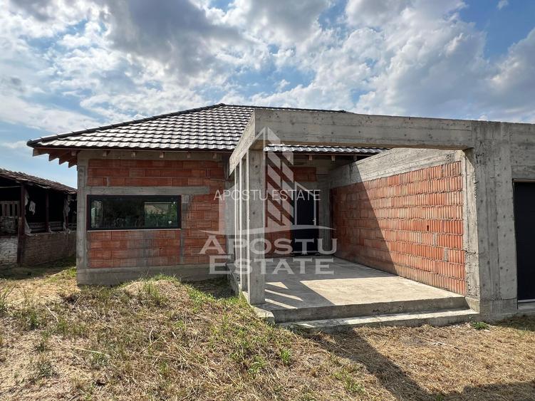 Casa individuala cu 4 camere si teren de 670 mp, Parta,  comision 0 - 15