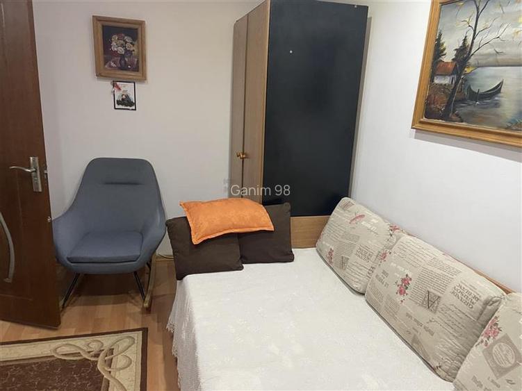 Apartament 3 camere , zona ultracentrala -Casa de Pensii Focsani, decomandat, im - 12