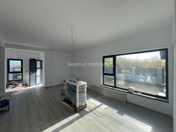 Duplex 3 camere separat prin baie Mosnita Noua - 4