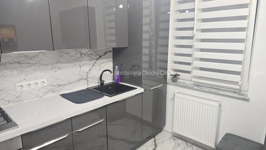 Vand apartament de 3 camere decomandat, in Deva, Imp.Traian, etaj 1, - 8