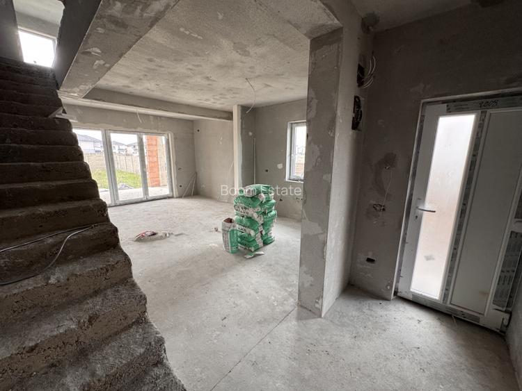 DIRECT DEZVOLTATOR, DESPARTIT PRIN C.T, 4 CAMERE - 2