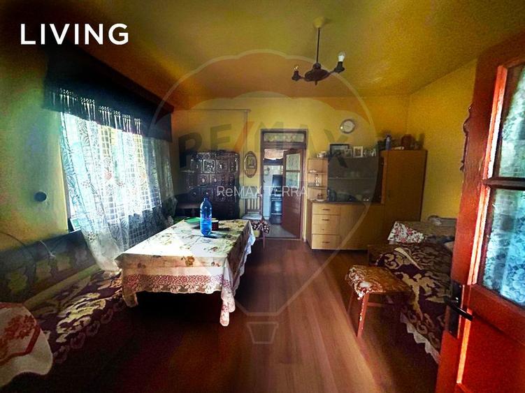 Casă din caramida cu 4 camere de vânzare in Bucumi MM langa DN - 9