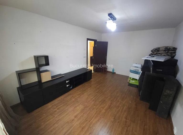 TITAN 1 Decembrie metrou etajul 1/4 DECOMANDAT,LIBER! - 2