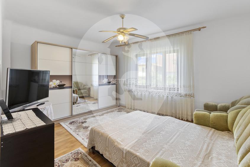 Casa singur in curte Schei - 13