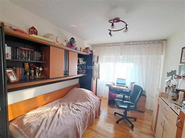 3 camere decomandat, centrala termica, etaj intermediar aproape de Complexul Stu - 6