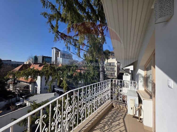 Vilă reprezentativa pentru activitati comerciale | 8 camere | D+P+1+M - 11