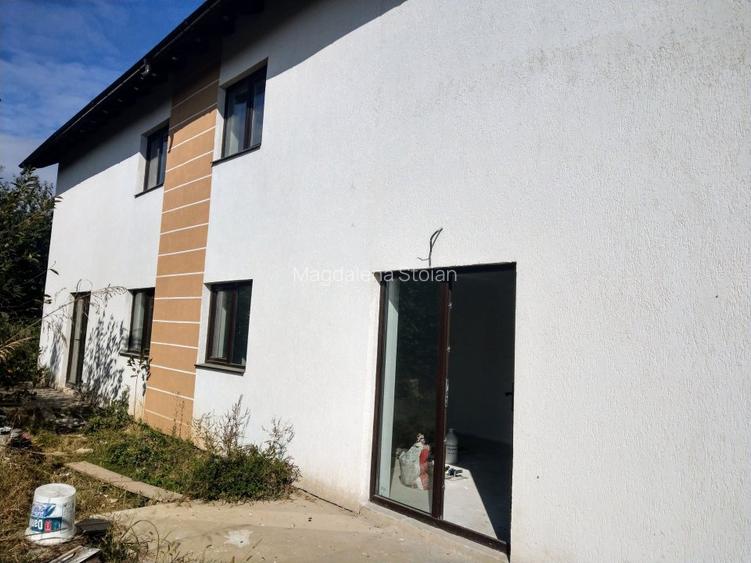 Duplex spatios pe malul lacului P+1E+M proiect german - 3