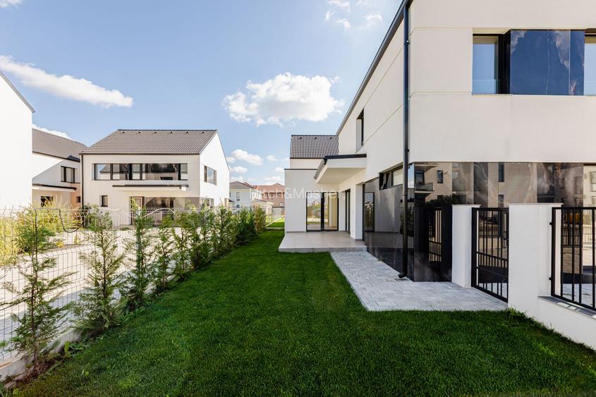 Casa Modernă cu Spații Vitrate Generoase - Comision 0 - 2