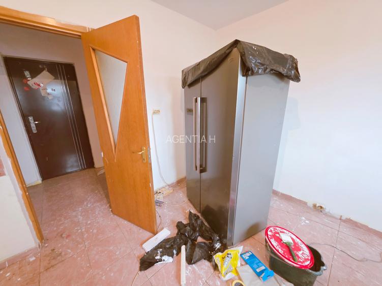 Drumul Taberei Favorit Haiducului etaj 9/10 bloc 1980 decomandat - 9