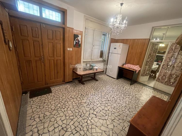 Casa | 9 camere | Garaj | Piscina | Teren 3.000 mp | Comision 0% - 17