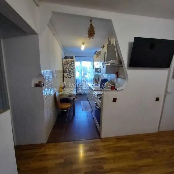 Apartament 2 camere, hol patrat, etaj intermediar, Dambu - 4