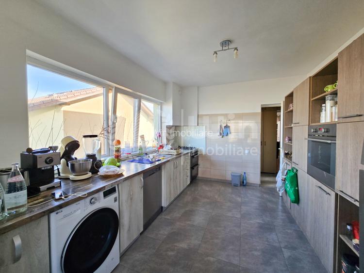 Casa individuala 330mp | Teren 750mp | Gruia | Zona str. Vantului - 12