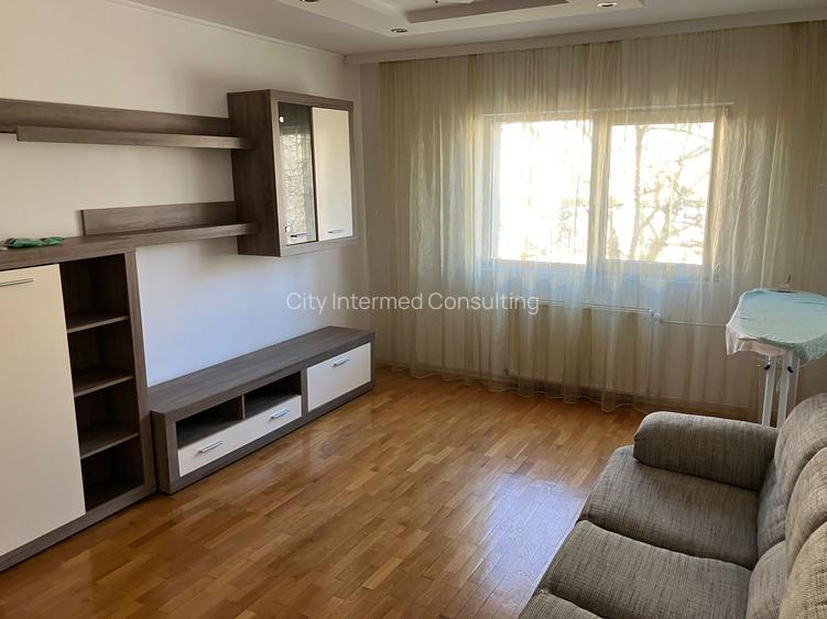 2 camere  – Băneasa, Bd. Aerogării pe Str. Neagoe Vodă, etaj 2/4, dec, mobilat. - 2