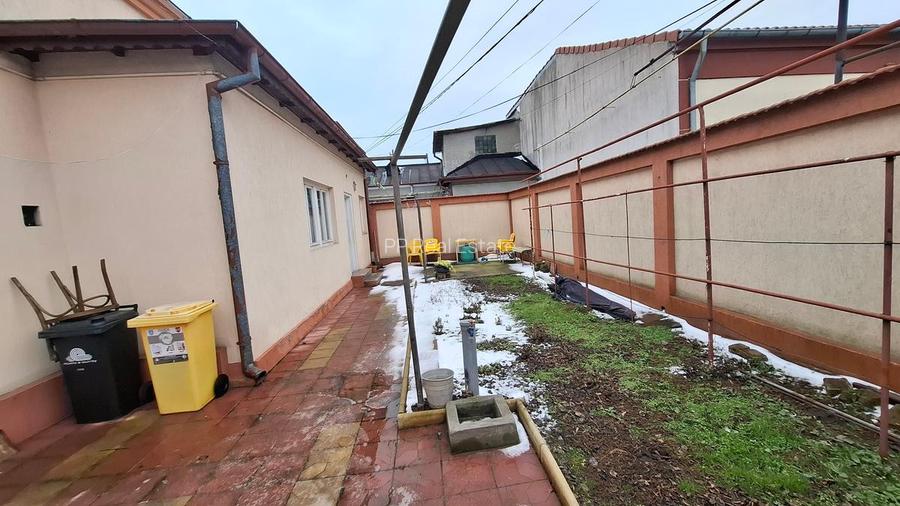 Casa caramida (zona Tomis II) - 3 camere + teren 176 mp - 5