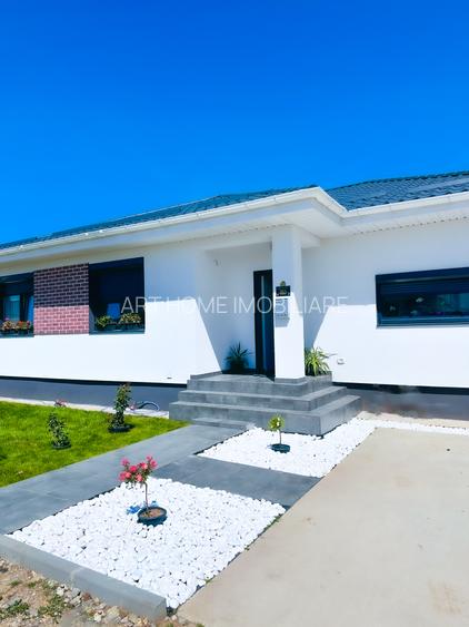 CASA FINALIZATA - INDIVIDUALA – 4 CAMERE – BALOTESTI - 4