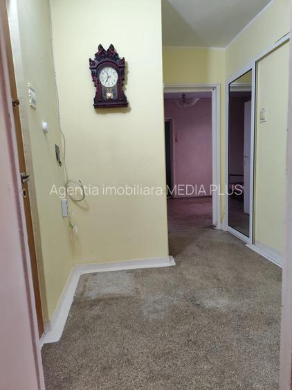 Apartament 3 camere semidecomandat de vânzare – Micro 19, etaj 3, liber - 5