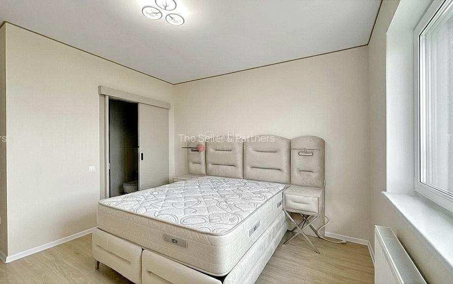 Structura Generoasa Zona Coresi Mall - 18