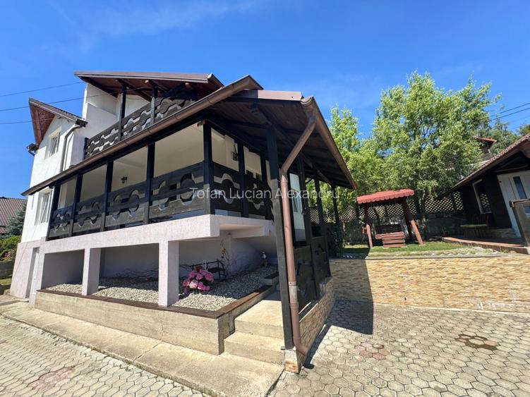 Proprietate cu 2 Vile și Vedere Panoramică – Gura Humorului (1km de Centru) - 2