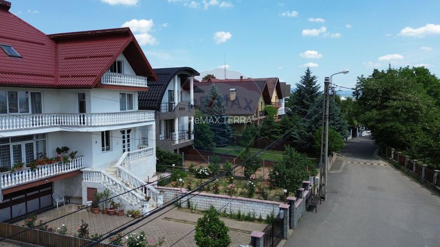 DE VANZARE CASA CU TEREN IN ZONA PREMIUM - 3
