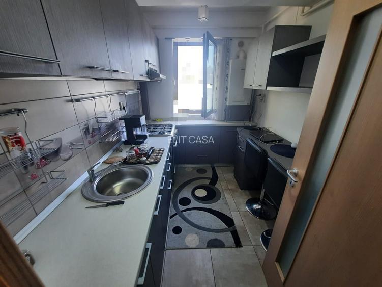 Apartament cu 2 camere decomandat, etajul 2/5, zona Nicolina - 4