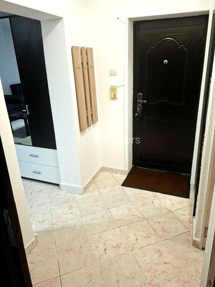 Unirii - Camera de Comert - bloc mixt - 5 minute metrou - 5