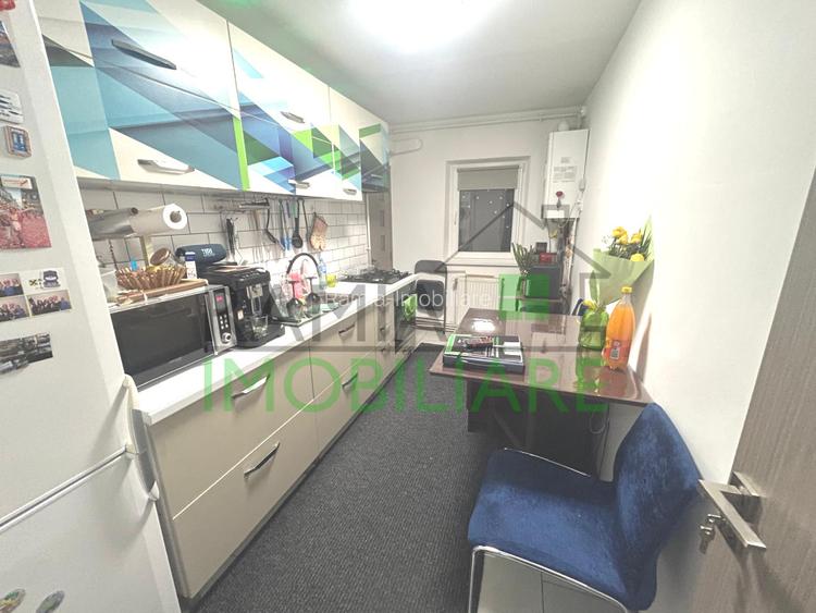 Apartament 3 camere Tractorul renovat 70 mp parter inalt balcon boxa si P - 5