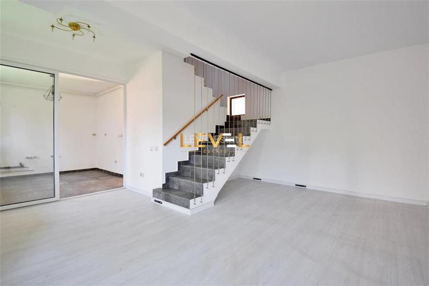 [VIDEO] Duplex Cu 3 Camere 74 Mp Utili +  Camera Hobby 35 mp Utili de Vanzare In - 2