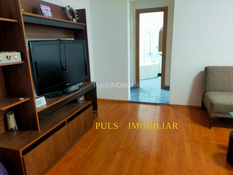 City Park : Apartament 3 camere,două holuri,etaj 2, gaze, balcon generos - 7