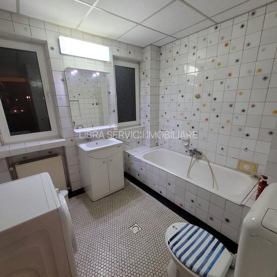 Universitate, Intercontinental, Blocul Roșu - 16