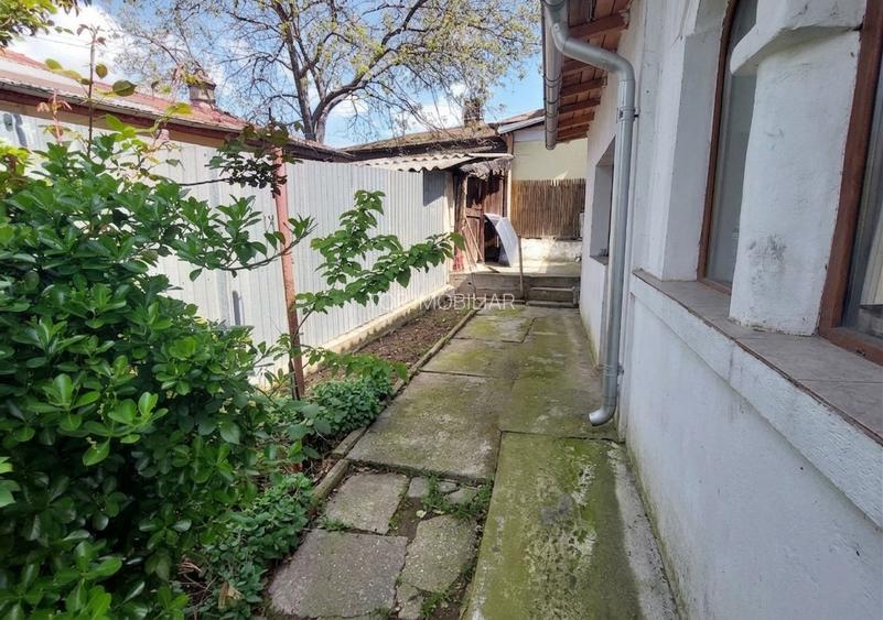 Casa Individuala Parter cu 3 Camere si 130 Mp Teren in Tei - 4