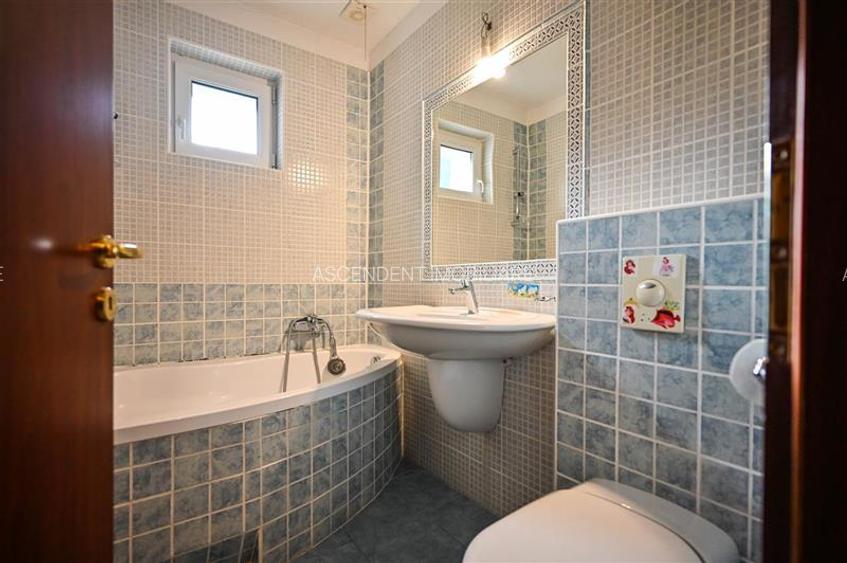 Film! Resedinta eleganta, accesorizata, in frumoasa statiune Poiana Brasov. - 52