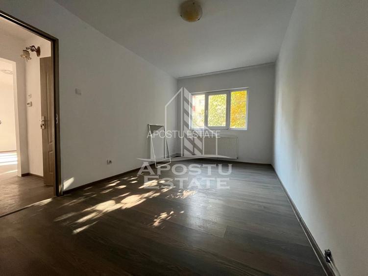 Apartament 2 camere, semidecomandat, renovat, zona Girocului - 2