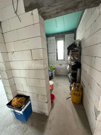 CASĂ DE VÂNZARE CU 3 CAMERE IN ZONA CREVEDIA - 12