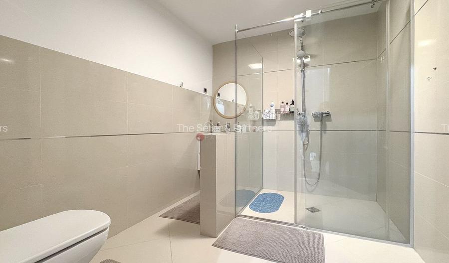 Terase generoase cu vederea spre padure - 10